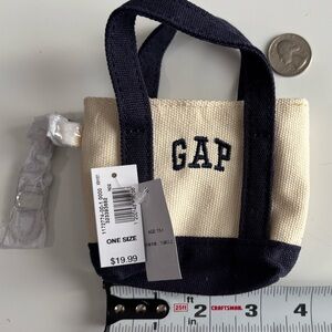 NWT Gap Mini Canvas Keychain Pouch